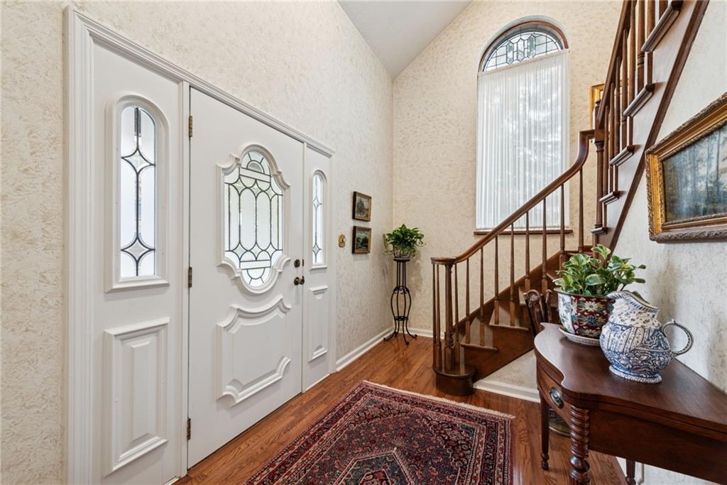 601 Timber Lane Sewickley, PA 15143 - Photo 4 of 45 a view of hall way with furniture