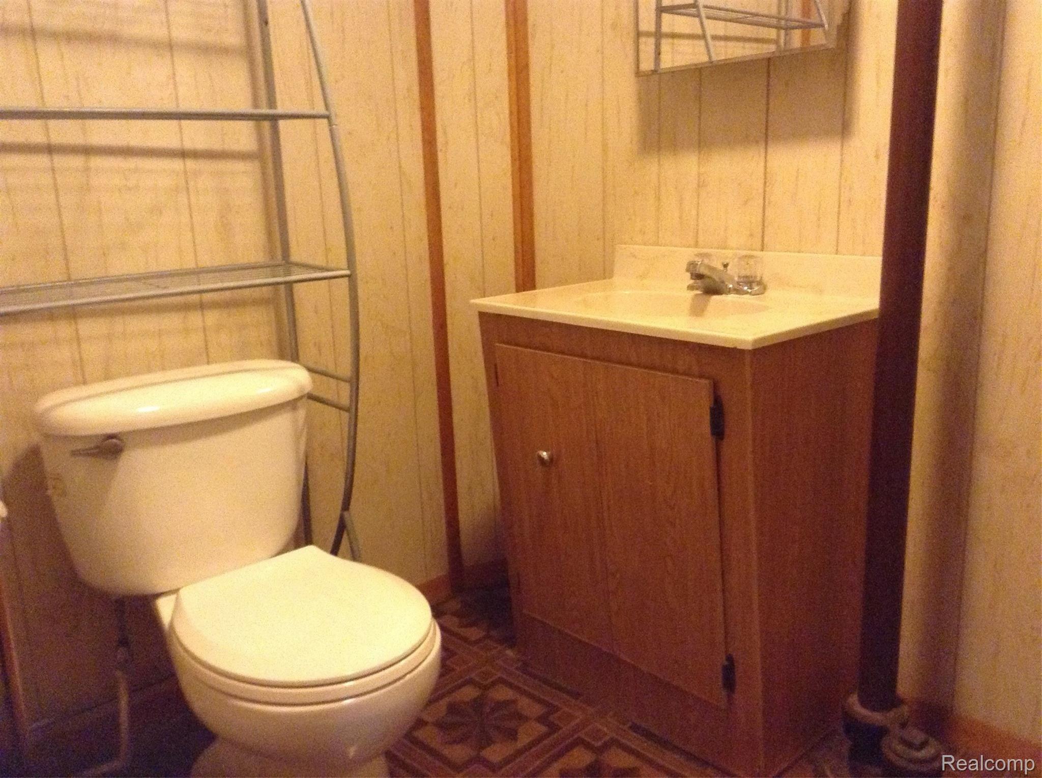 19290 Telegraph Road Detroit, MI 48219 - Photo 26 of 35 17.jpg