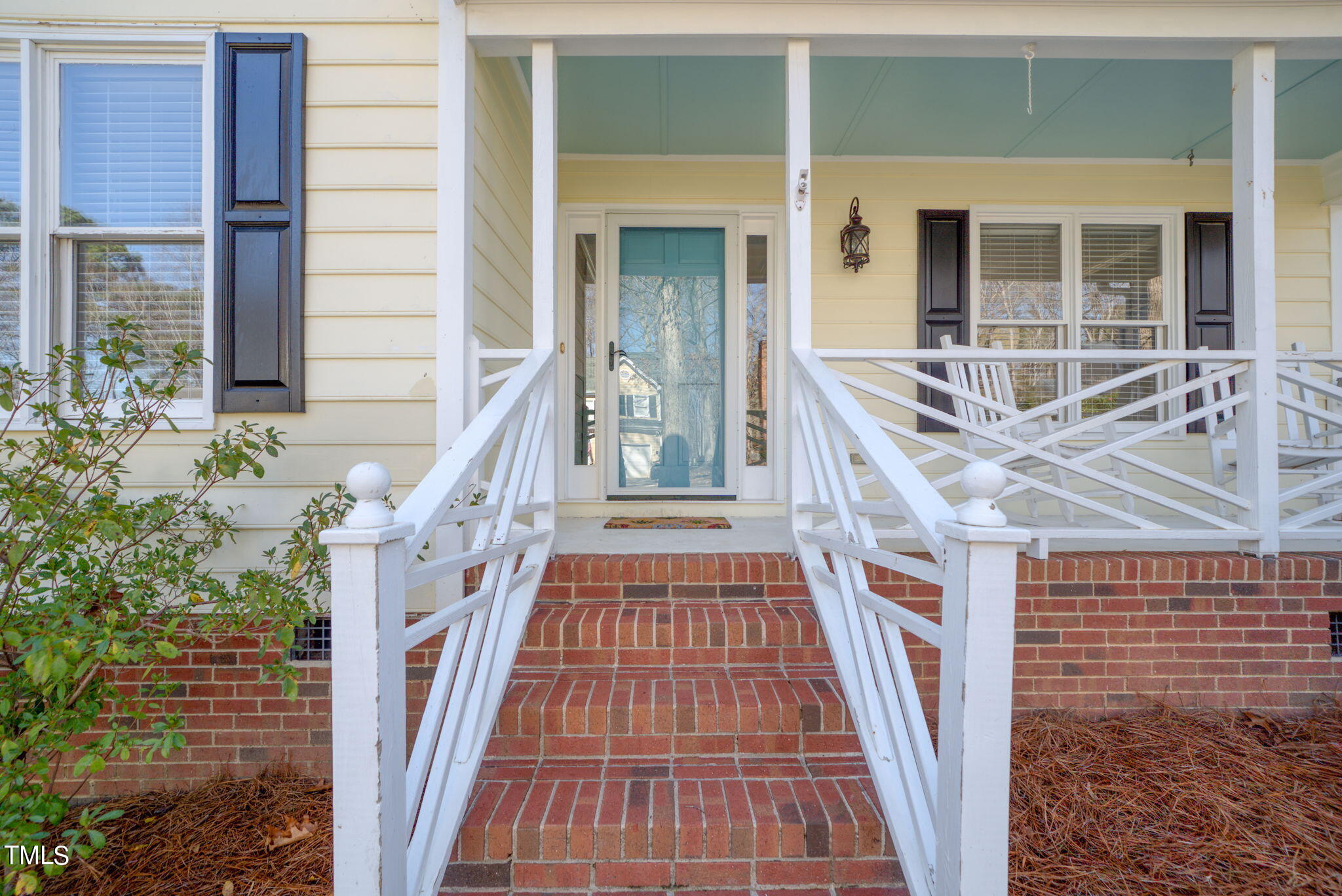 4117 Cary Oaks Drive Apex, NC 27539 - Photo 2 of 38 front view of a house