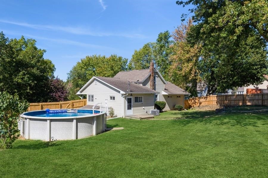 2821 Cleveland Street Clinton, IA 52732 - Photo 3 of 16 Gallery Image 3