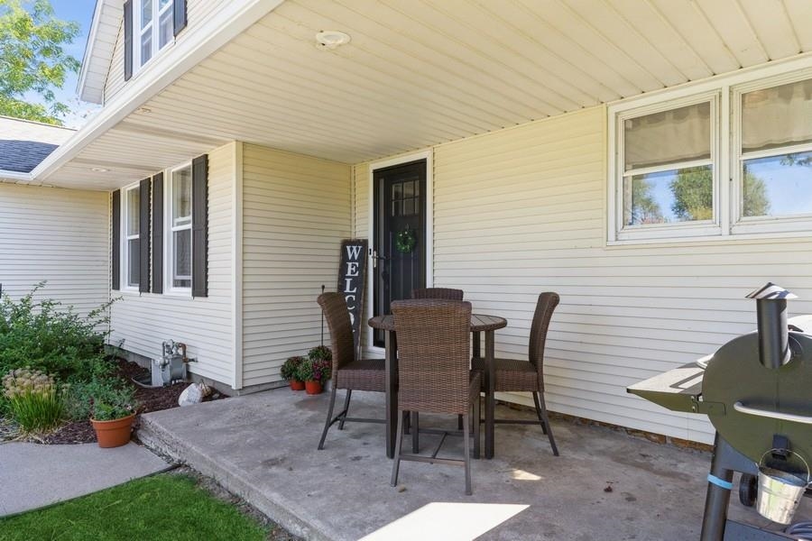 2821 Cleveland Street Clinton, IA 52732 - Photo 4 of 16 Gallery Image 4