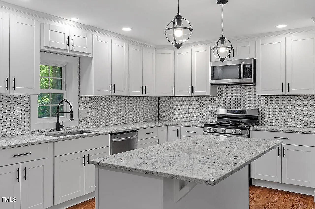 2609 Elmhurst Circle Raleigh, NC 27610 - Photo 11 of 33 Elmhurst11