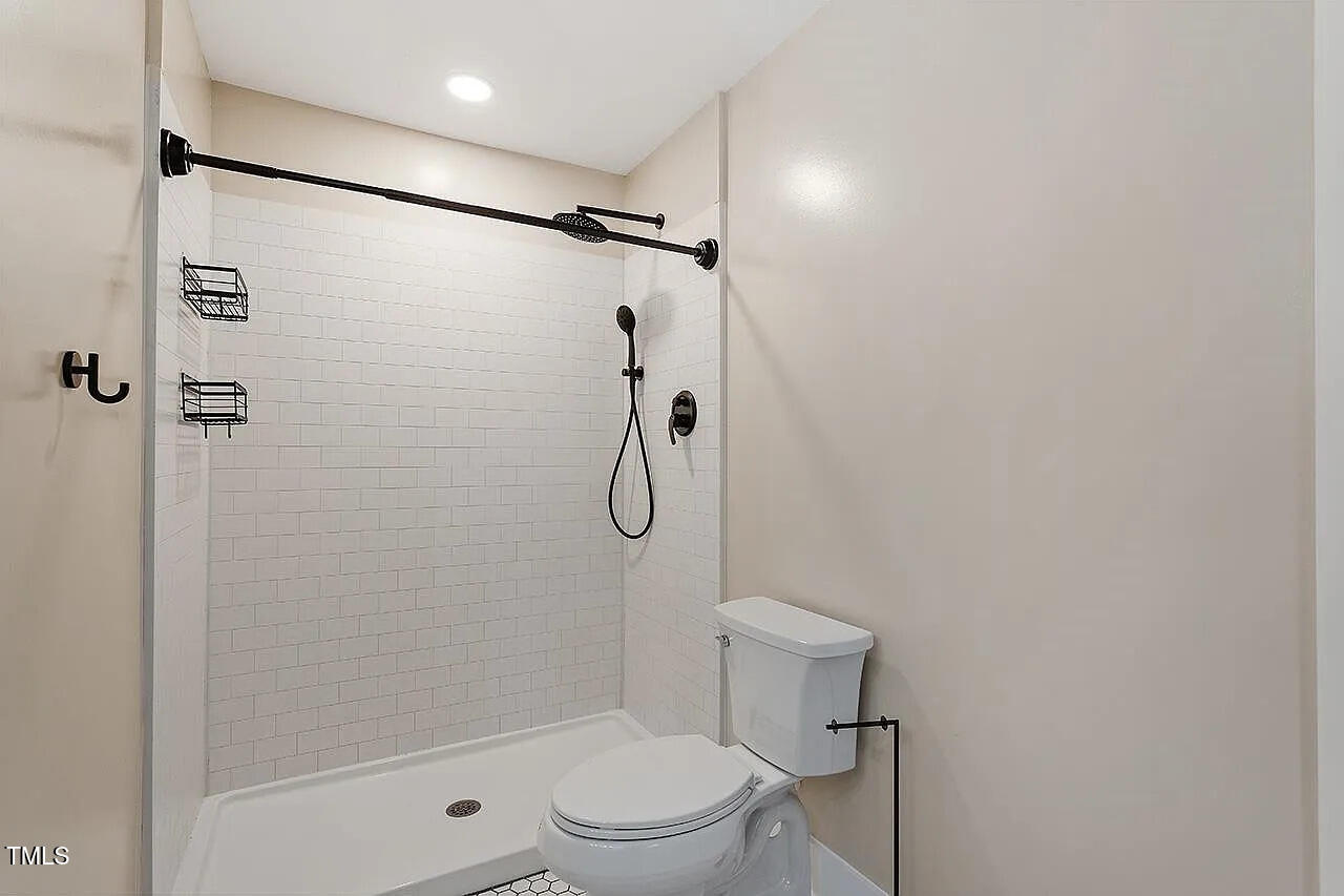 2609 Elmhurst Circle Raleigh, NC 27610 - Photo 22 of 33 Elmhurst22