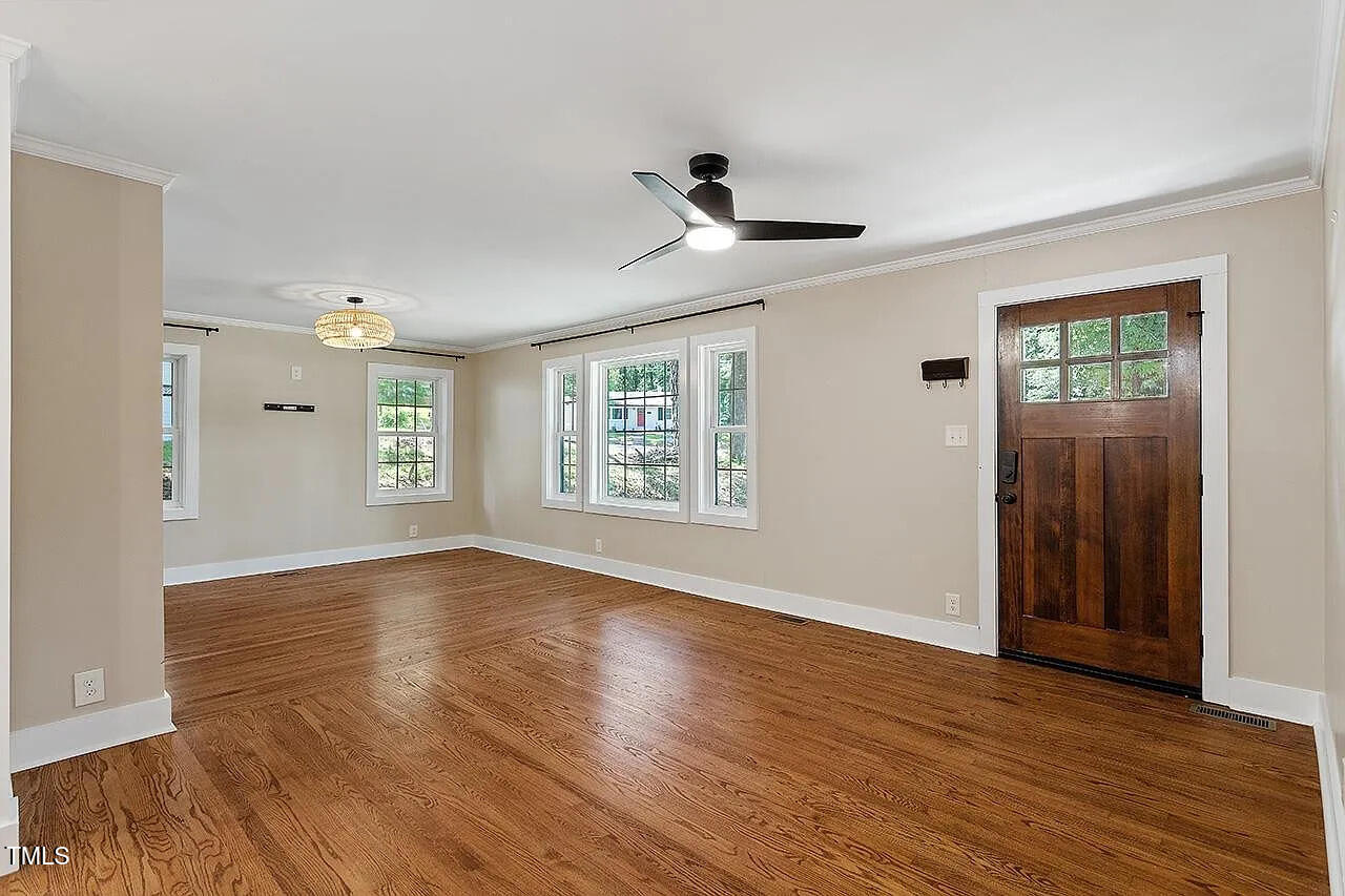 2609 Elmhurst Circle Raleigh, NC 27610 - Photo 4 of 33 Elmhurst4