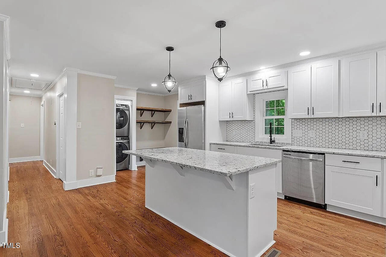 2609 Elmhurst Circle Raleigh, NC 27610 - Photo 8 of 33 Elmhurst8