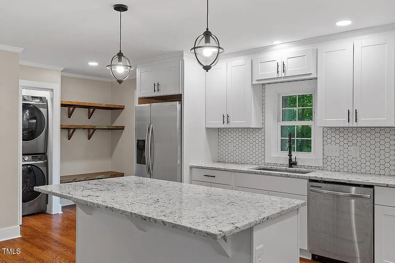 2609 Elmhurst Circle Raleigh, NC 27610 - Photo 9 of 33 Elmhurst9