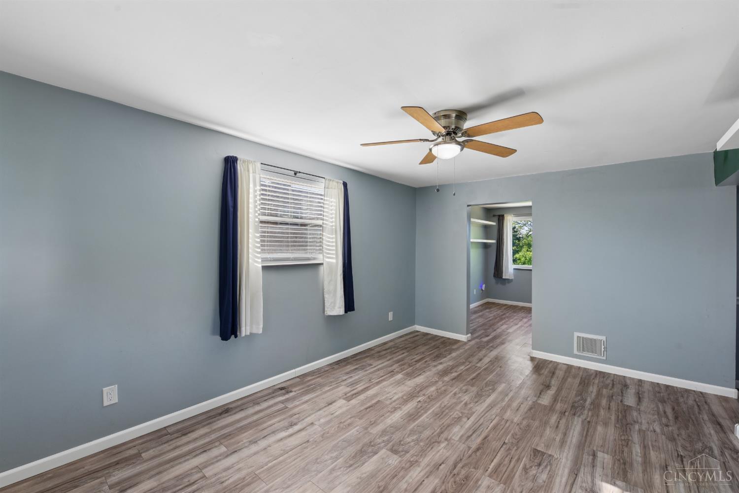 627 Roebling Road Cincinnati, OH 45238 - Photo 8 of 53