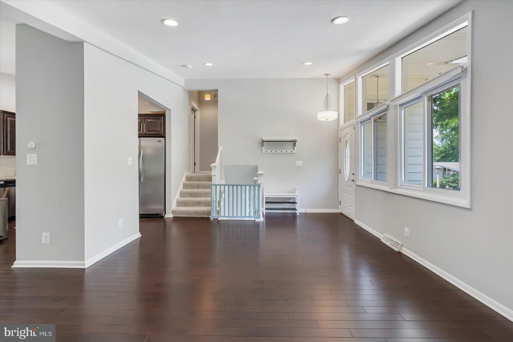 5818 Stuart Avenue Baltimore, MD 21215 - Photo 11 of 64 Entryway from living room.