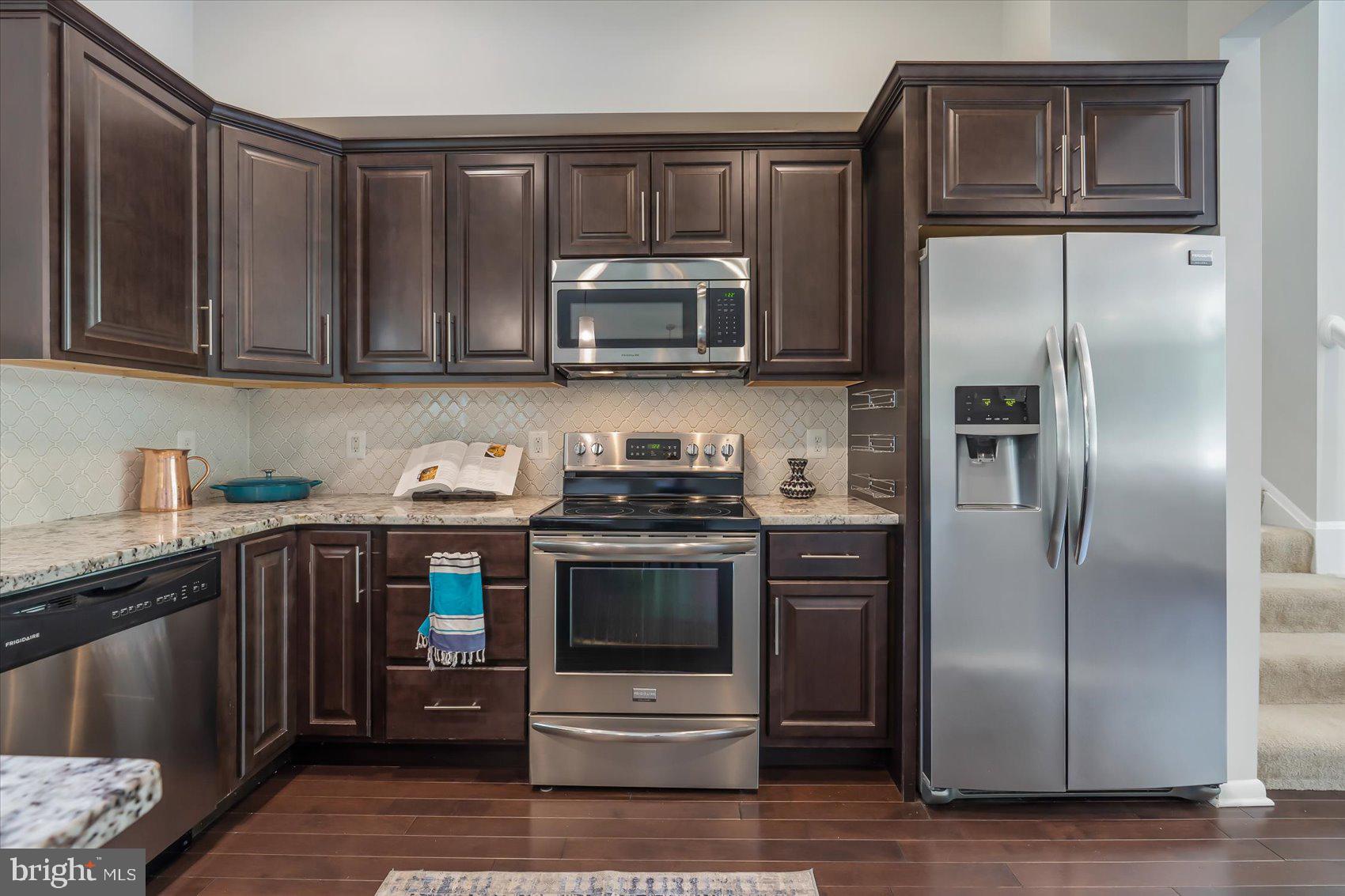 5818 Stuart Avenue Baltimore, MD 21215 - Photo 7 of 64 Beautifully updated kitchen.