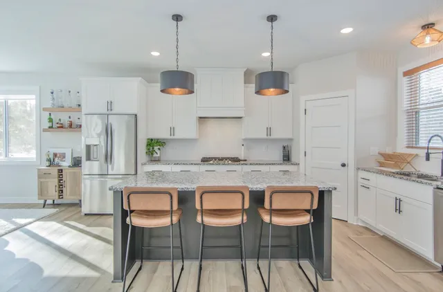 $789,000 | 26942 Middle Cullen Road, Pequot Lakes, MN 56472