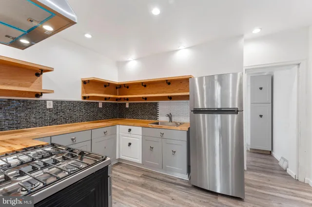 $182,000 | 17 Kern Street, Darby, PA 19023