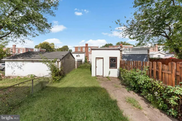 $182,000 | 17 Kern Street, Darby, PA 19023