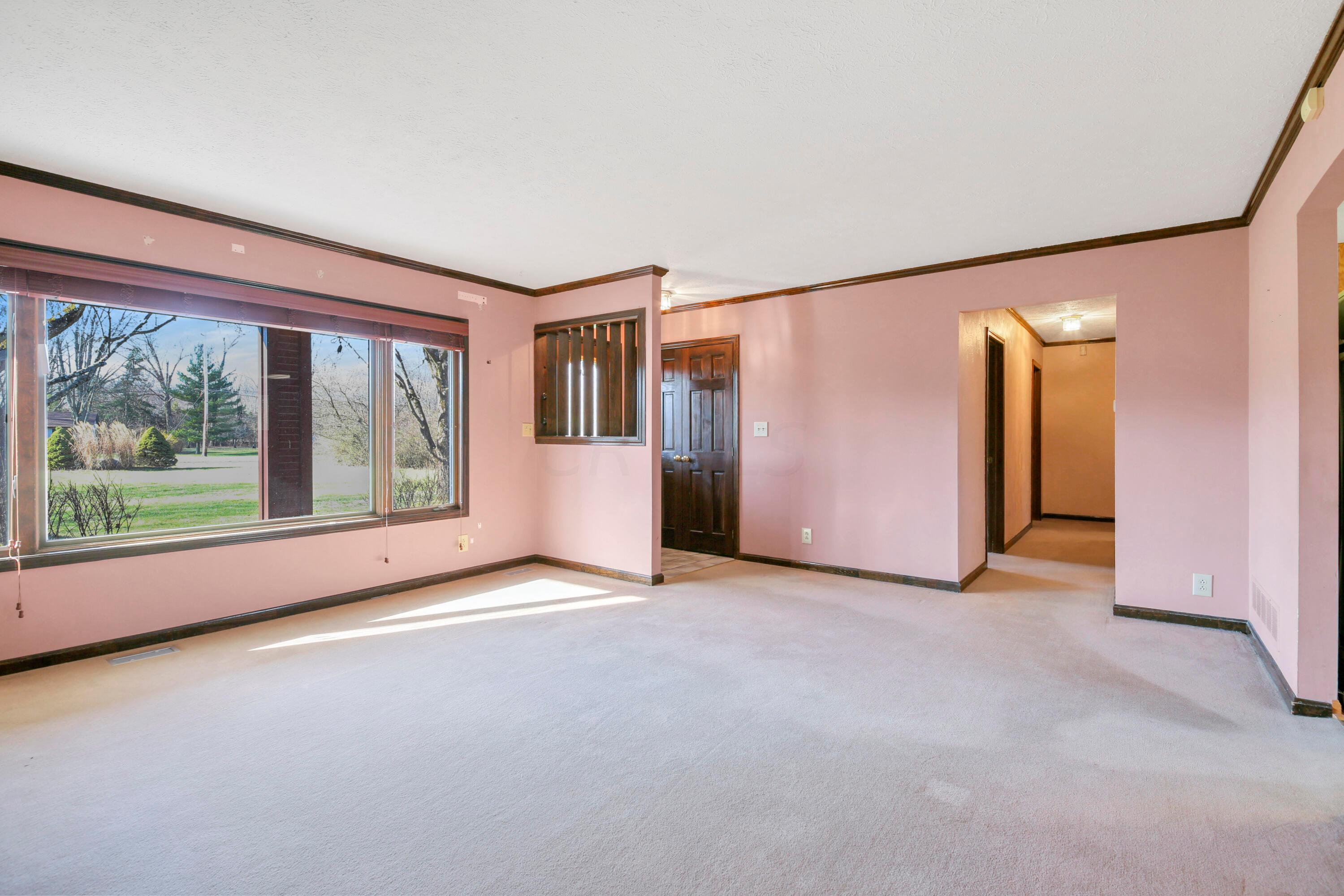 6901 Big Walnut Road Galena, OH 43021 - Photo 8 of 43 Living Room