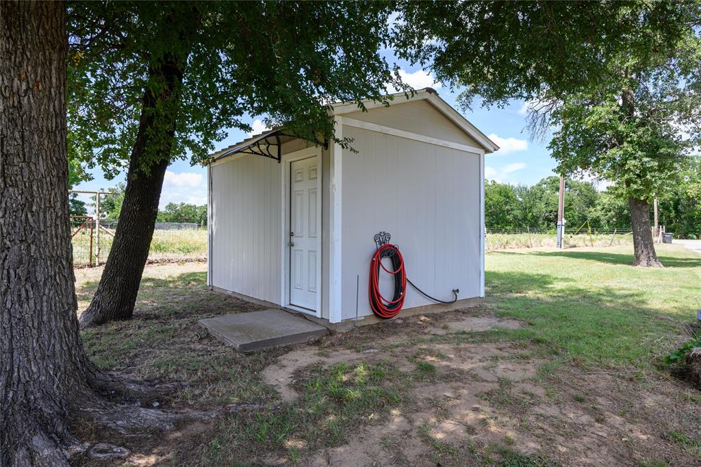2022 Lamkin Road Mineral Wells, TX 76067 - Photo 30 of 35