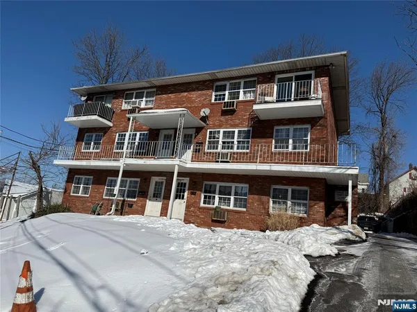 $1,875 | 419 Paterson Avenue, East Rutherford, NJ 07073