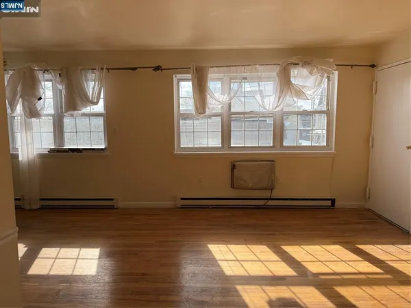 $1,875 | 419 Paterson Avenue, East Rutherford, NJ 07073