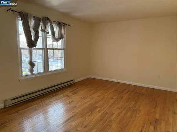 $1,875 | 419 Paterson Avenue, East Rutherford, NJ 07073