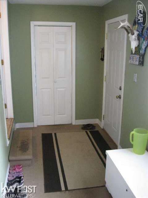 8583 North Seymour Road Flushing, MI 48433 - Photo 11 of 34 20446038-10.JPG