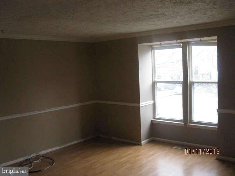 7473 Wounded Knee Road Lorton, VA 22079 - Photo 4 of 16 Living Room - view 2