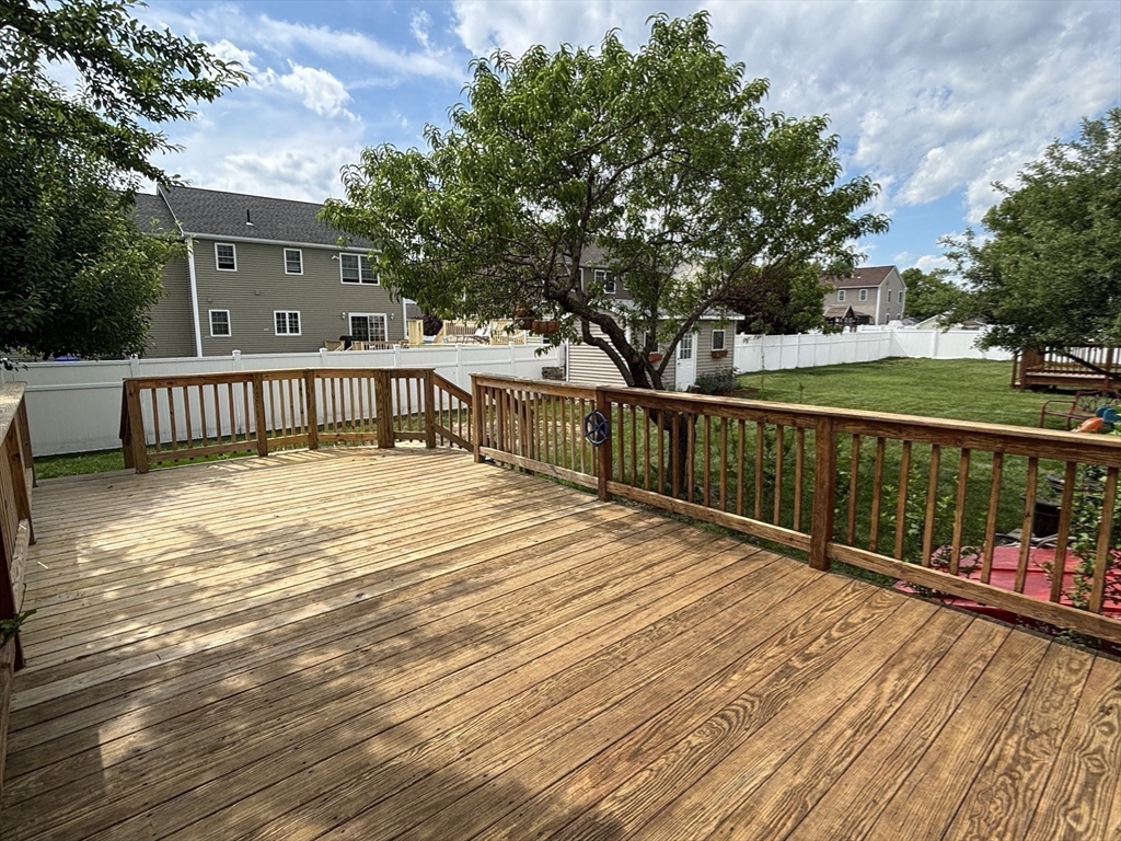 266 Christopher Drive Springfield, MA 01119 - Photo 21 of 24