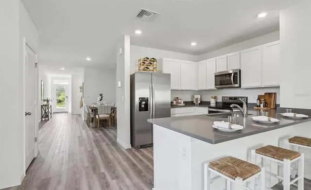 $2,250 | 32528 Weathered Oak Drive, Wesley Chapel, FL 33543