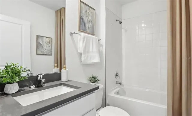 $2,250 | 32528 Weathered Oak Drive, Wesley Chapel, FL 33543