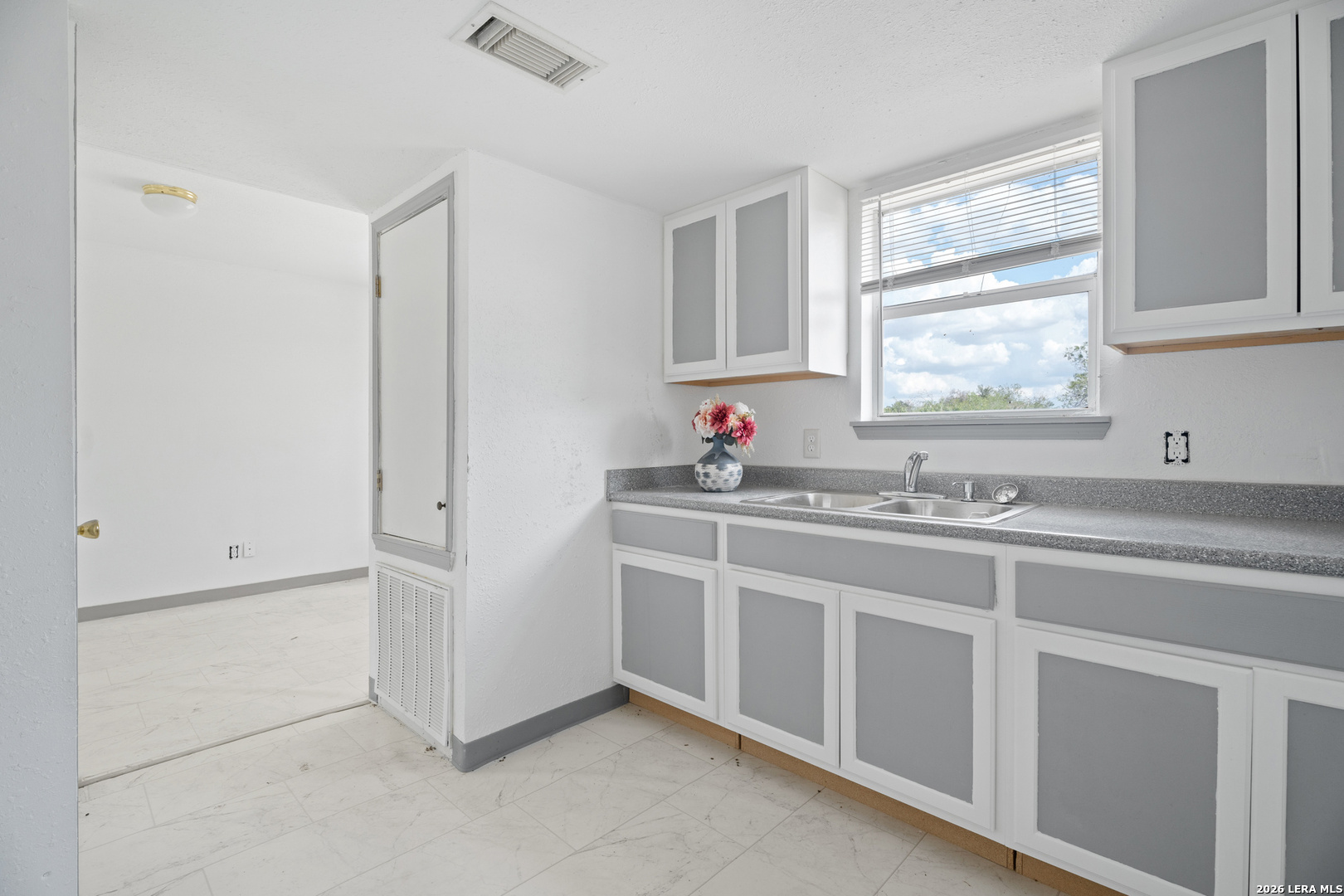 12160 Interstate 10 Converse, TX 78109 - Photo 11 of 26