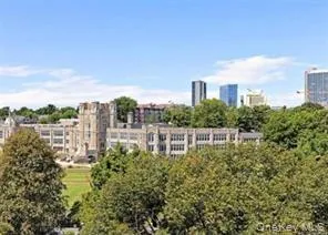 $2,700 | 220 Pelham Road, Unit 5E, New Rochelle, NY 10805