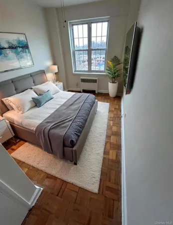 $2,700 | 220 Pelham Road, Unit 5E, New Rochelle, NY 10805