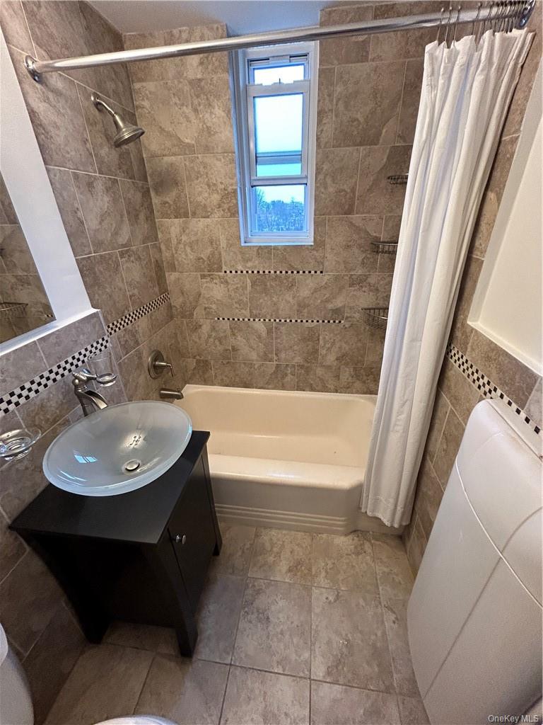 220 Pelham Road, Unit 5E New Rochelle, NY 10805 - Photo 6 of 27