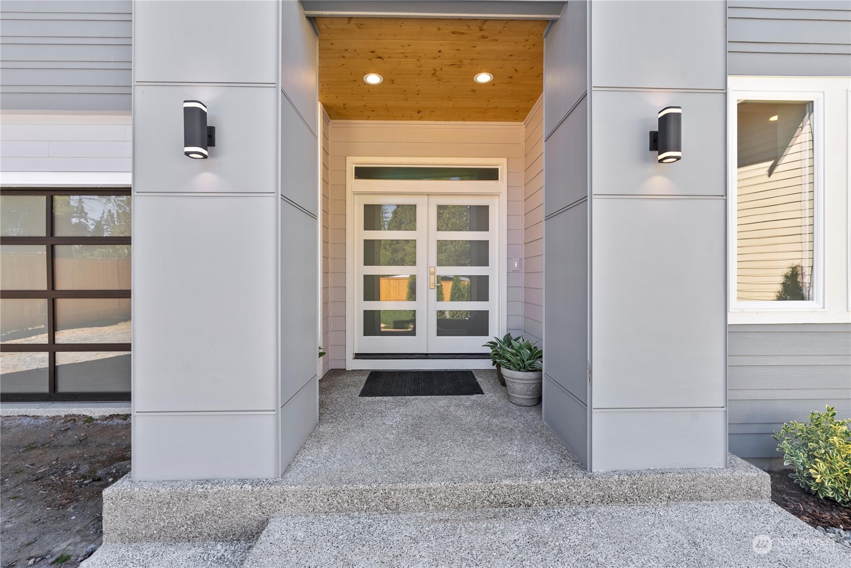 725 Edmonds Way Edmonds, WA 98020 - Photo 2 of 30 Gallery Image 2