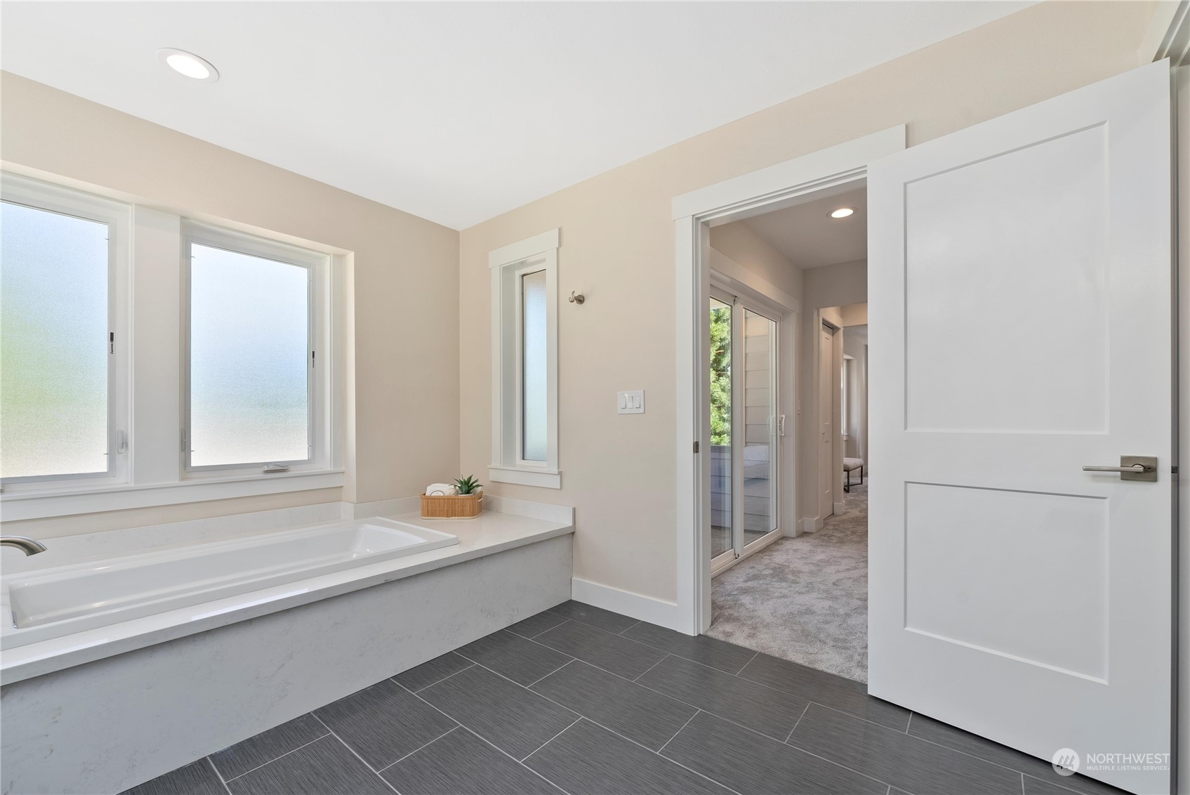 725 Edmonds Way Edmonds, WA 98020 - Photo 21 of 30 Gallery Image 21