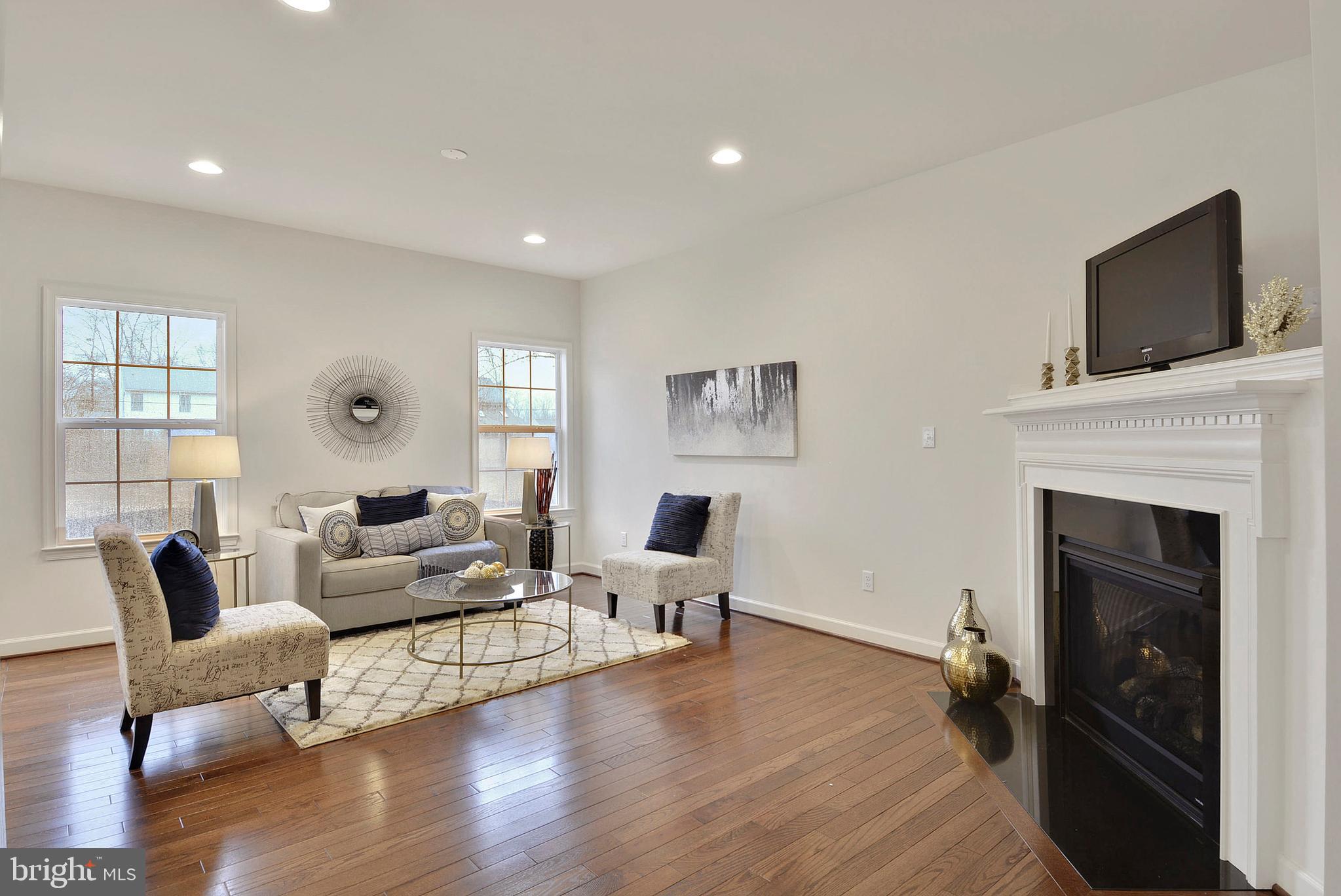 218 Carroll Road Pasadena, MD 21122 - Photo 9 of 37 Family room - example
