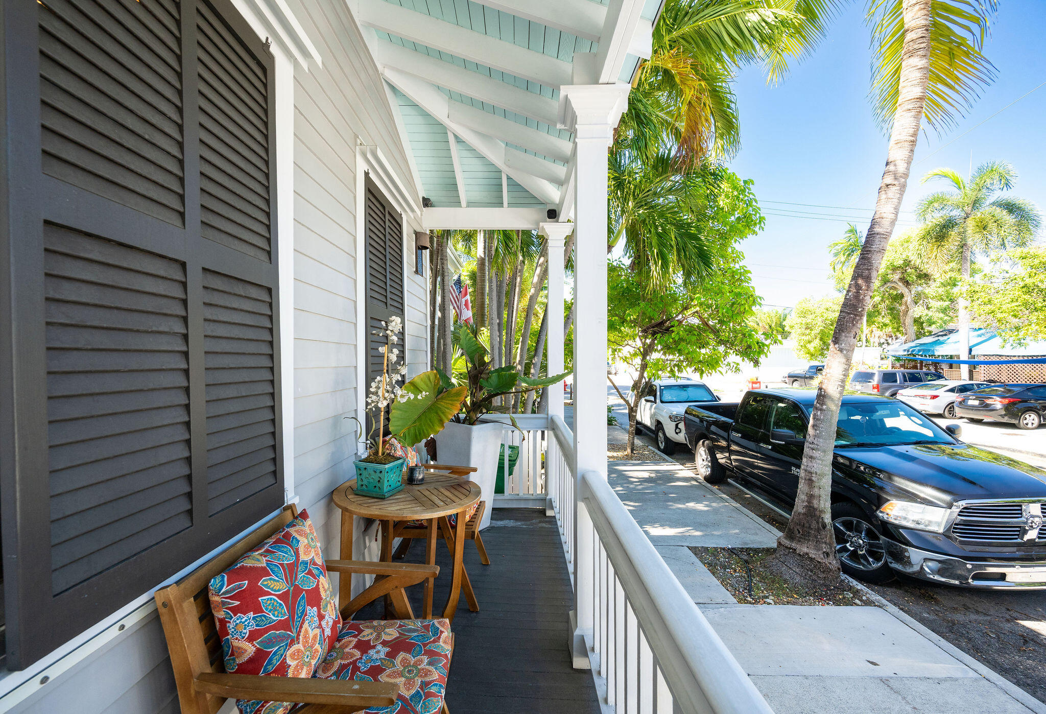 1006-1008 Fleming Street Key West, FL 33040 - Photo 41 of 48 a living room filled with furniture