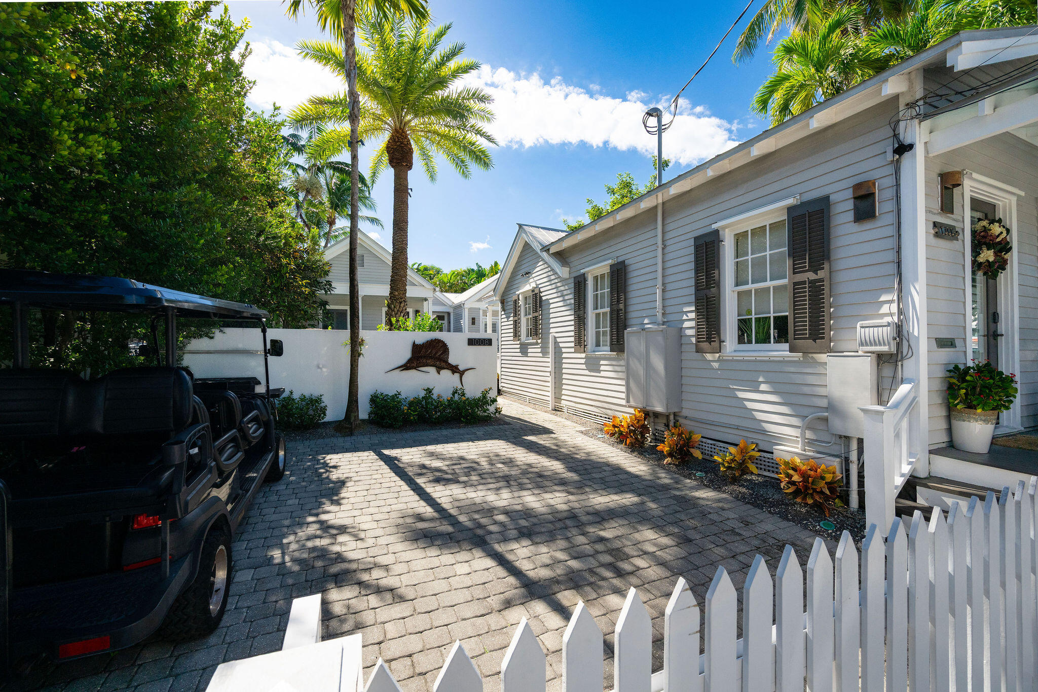 1006-1008 Fleming Street Key West, FL 33040 - Photo 44 of 48 front view of house with a yard