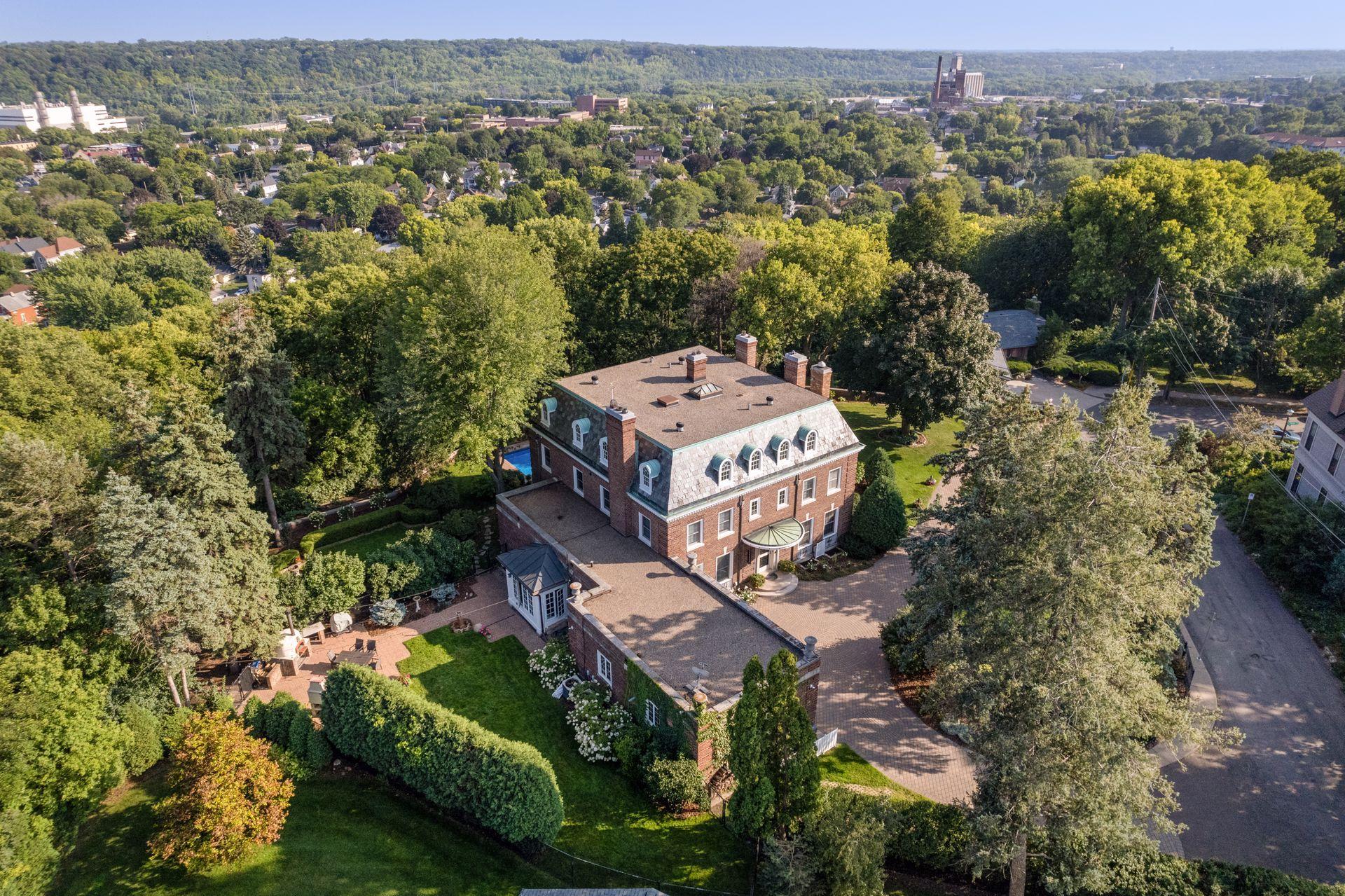 6 Crocus Hill, St. Paul, MN 55102 Compass