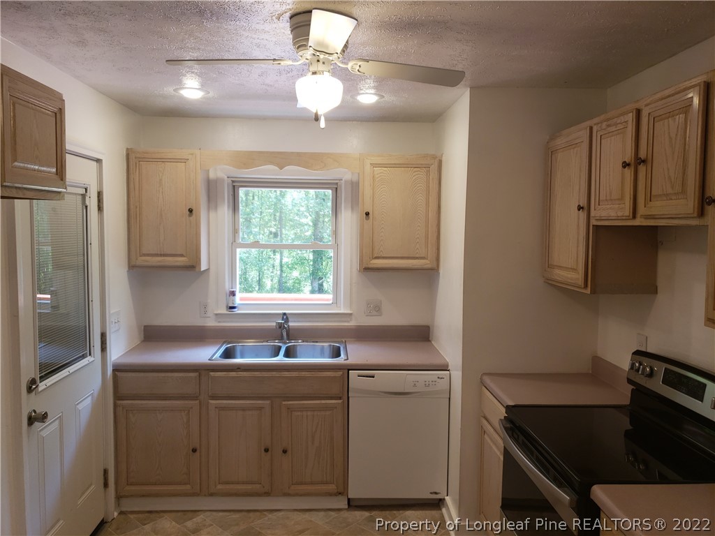 1004 Riverside Circle Spring Lake, NC 28390 - Photo 11 of 18 Gallery Image 11