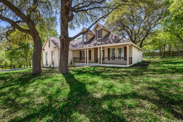 $2,300 | 1131 Flaming Oak Drive, New Braunfels, TX 78132
