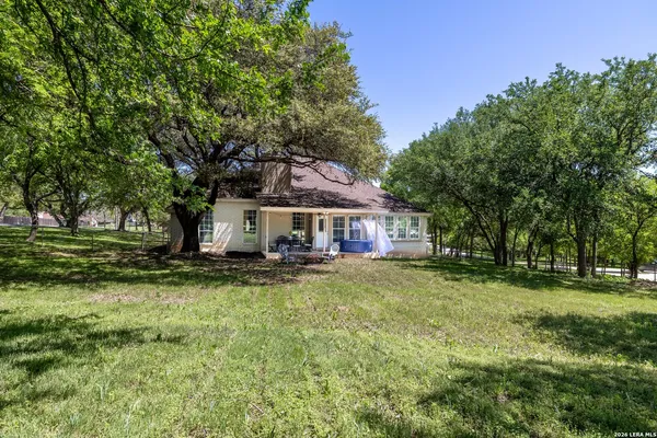 $2,300 | 1131 Flaming Oak Drive, New Braunfels, TX 78132