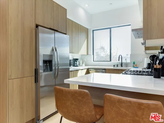 $5,195 | 2815 1/2 Redondo Boulevard, Los Angeles, CA 90016