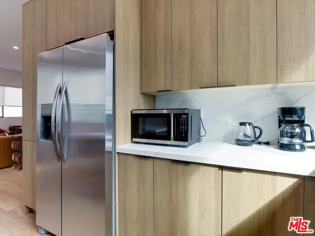 $5,195 | 2815 1/2 Redondo Boulevard, Los Angeles, CA 90016