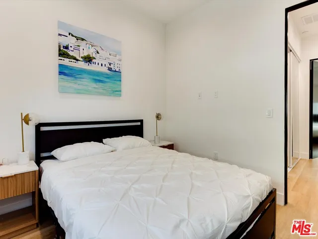$5,195 | 2815 1/2 Redondo Boulevard, Los Angeles, CA 90016