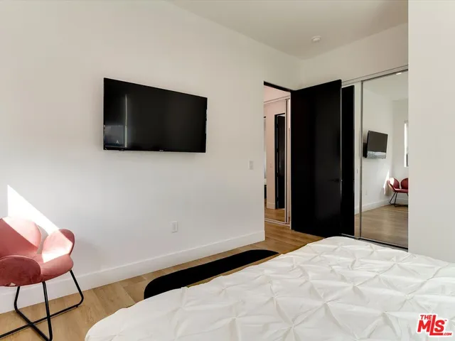 $5,195 | 2815 1/2 Redondo Boulevard, Los Angeles, CA 90016