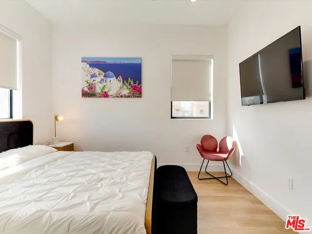 $5,195 | 2815 1/2 Redondo Boulevard, Los Angeles, CA 90016