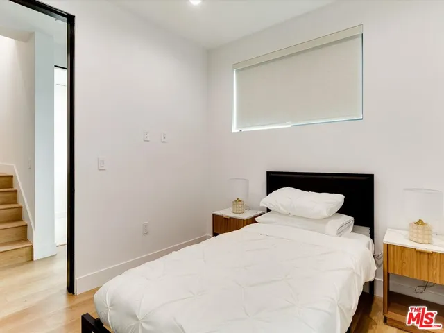 $5,195 | 2815 1/2 Redondo Boulevard, Los Angeles, CA 90016