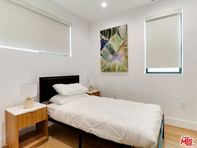 $5,195 | 2815 1/2 Redondo Boulevard, Los Angeles, CA 90016