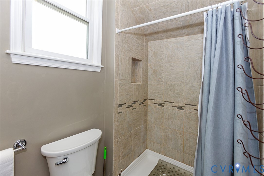 11133 Rolfe Highway Dendron, VA 23839 - Photo 19 of 49