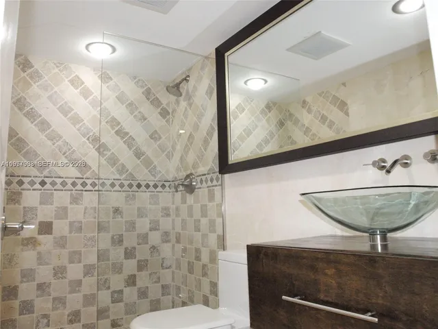 $5,500 | 1901 Brickell Avenue, Unit B1714, Miami, FL 33129