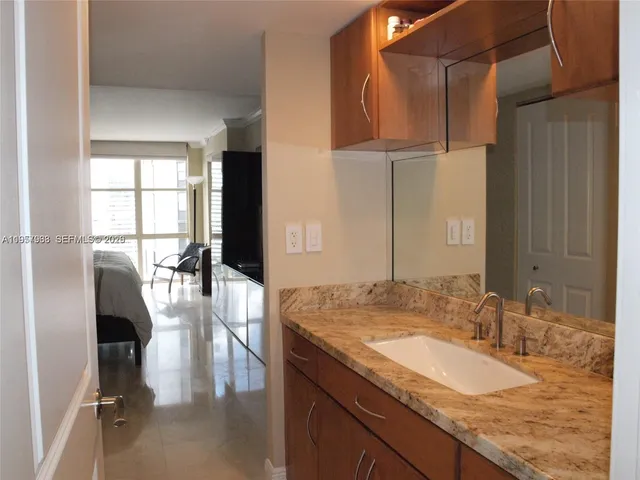 $5,500 | 1901 Brickell Avenue, Unit B1714, Miami, FL 33129