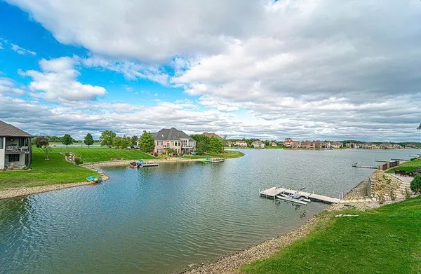 $589,900 | 9187 Michigan Drive, Crown Point, IN 46307